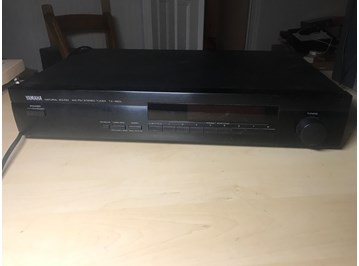 Top end Yamaha TX-480L stereo tuner